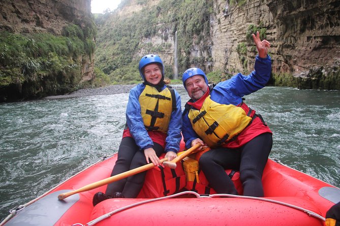 The Awesome Scenic Rafting Adventure - Full Day Rafting on the Rangitikei River - Class II rapids through the canyon