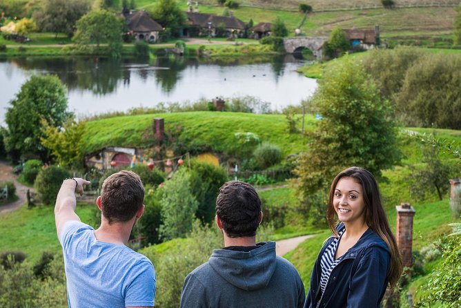 The Hobbiton Movie Set Small-Group Guided Tour from Auckland - Pickup details deserve extra care