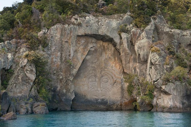 The Maori Carvings Half Day Kayak - The return paddle and group atmosphere