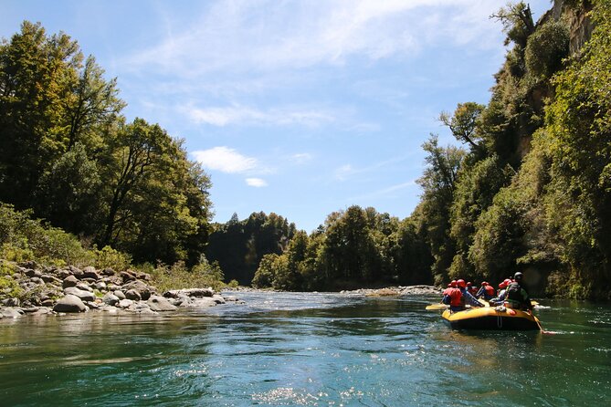 Tongariro Thrills: Grade 3 Whitewater Rafting Adventure - From the Rafting Centre to the river