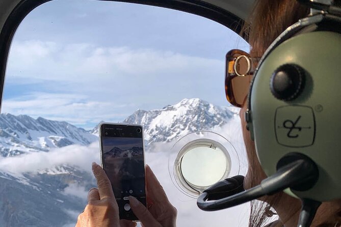 Ultimate Discovery: 3 Glaciers & Snow Landing – 45min - The helicopter seating question