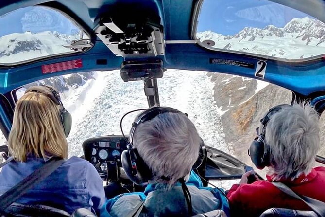 Ultimate Discovery: 3 Glaciers & Snow Landing – 45min - The snow landing and what it adds