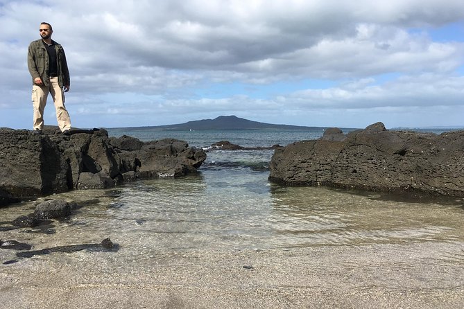 Volcanoes, Coasts, and Secret Spots Afternoon Tour in Auckland - Cyril Bassett Lookout and the final city view
