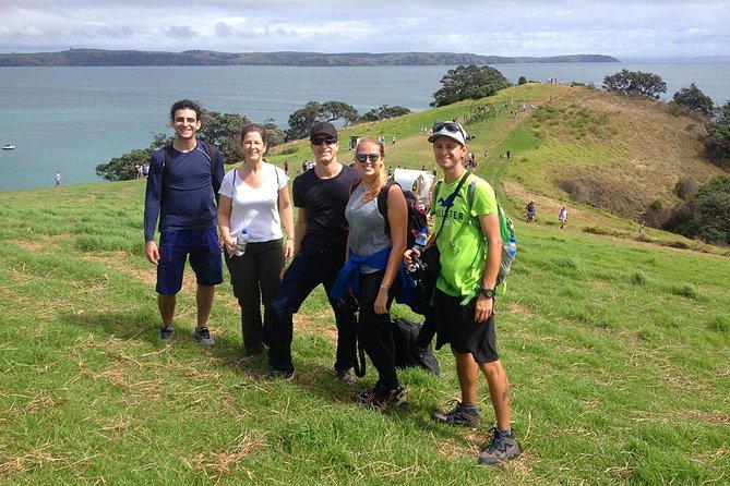 Waiheke Island Double Headland Coastal Walk - Starting at Matiatia and meeting the first headland