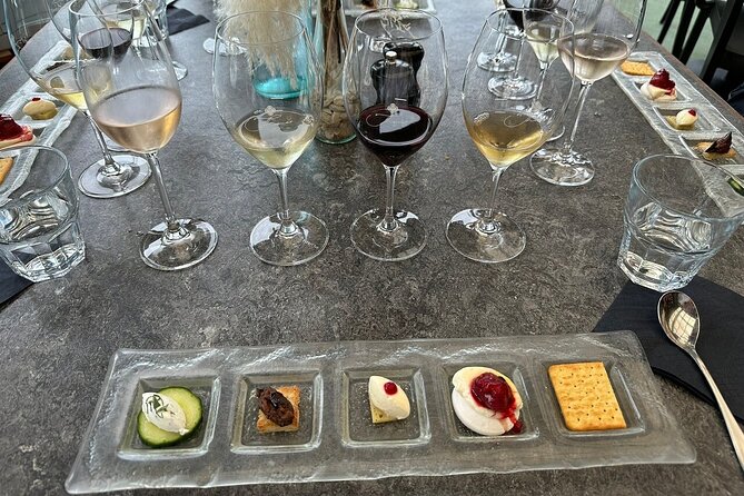 Waiheke Island Gourmet Food and Wine Tour - Casita Miro brings wine and food together