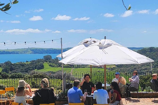 Waiheke Island Hop-On Hop-Off Explorer Bus - Ostend for shops and practical breaks