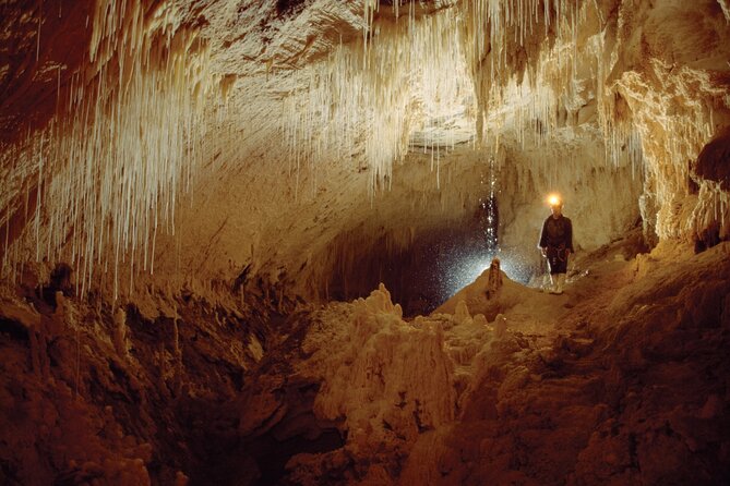 WAITOMO - Twin Caves Discovery - Private Day Tour from Auckland - Why the twin-cave plan works