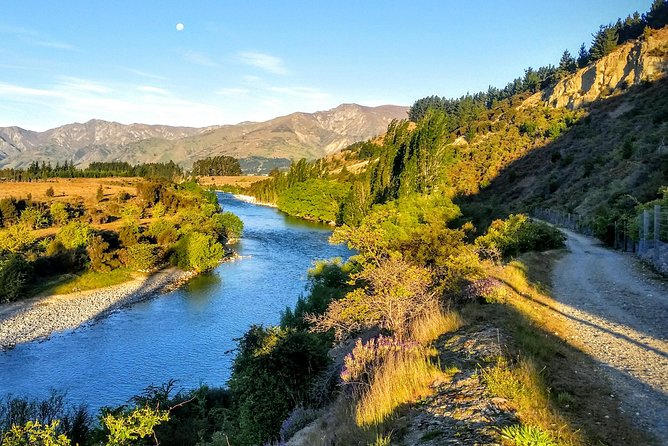 Wanaka Easy Ebike Tour - A gentle way to see Wanaka’s blue water and mountains