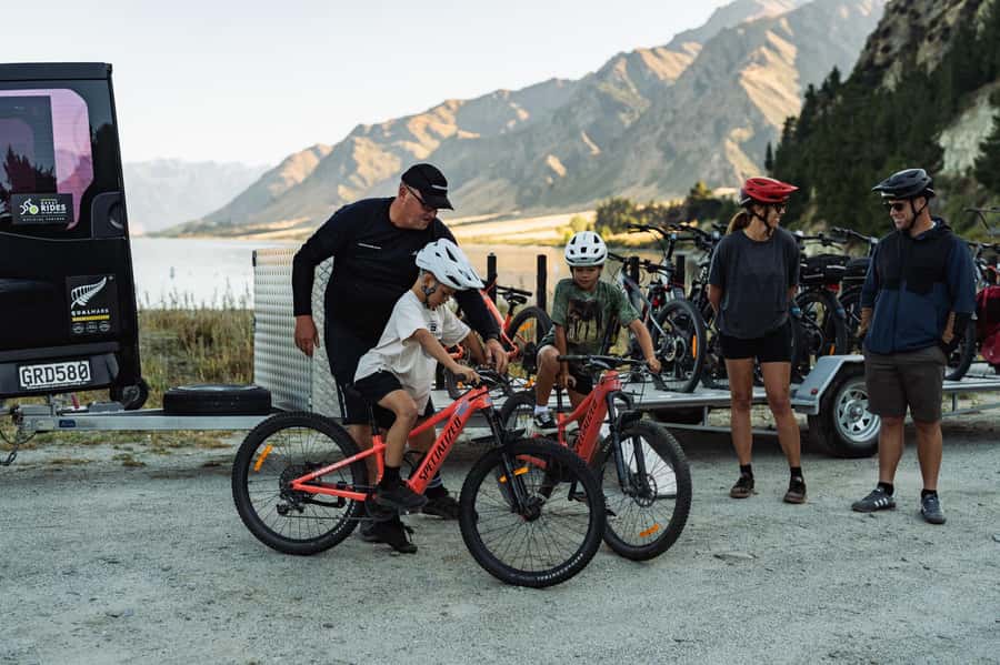 Wānaka: Gladstone Track and Wanaka Trails on Bike or eBike - Key points at a glance