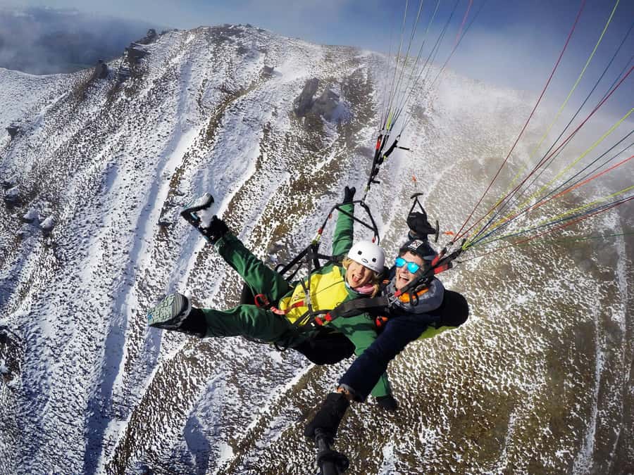 Wanaka: Tandem Paragliding Experience - Landing and the return to Wanaka