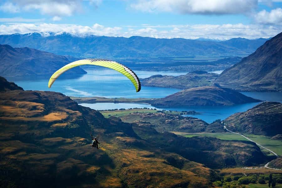 Wanaka: Tandem Paragliding Experience - Meeting at the landing field