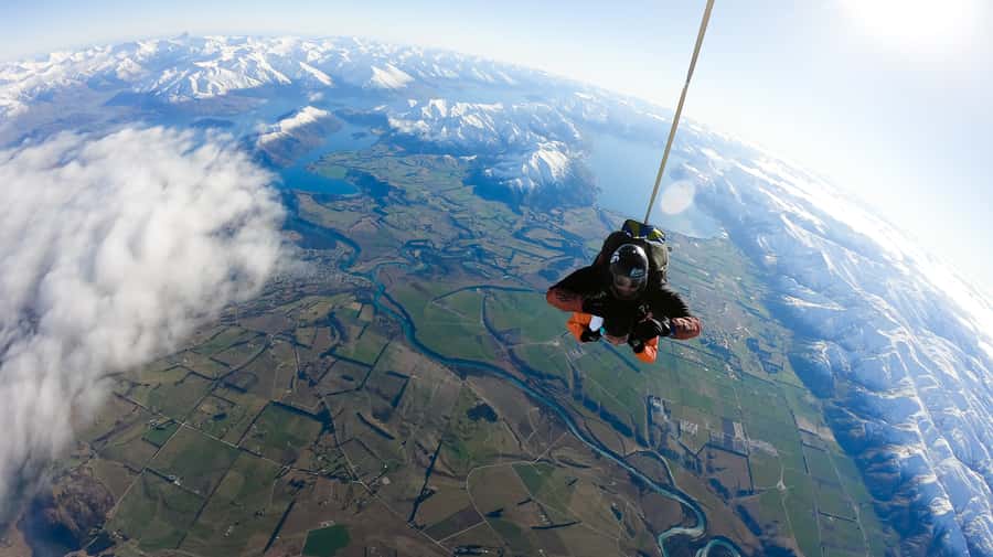 Wanaka: Tandem Skydive Experience - Choosing between 9,000, 12,000, and 15,000 feet